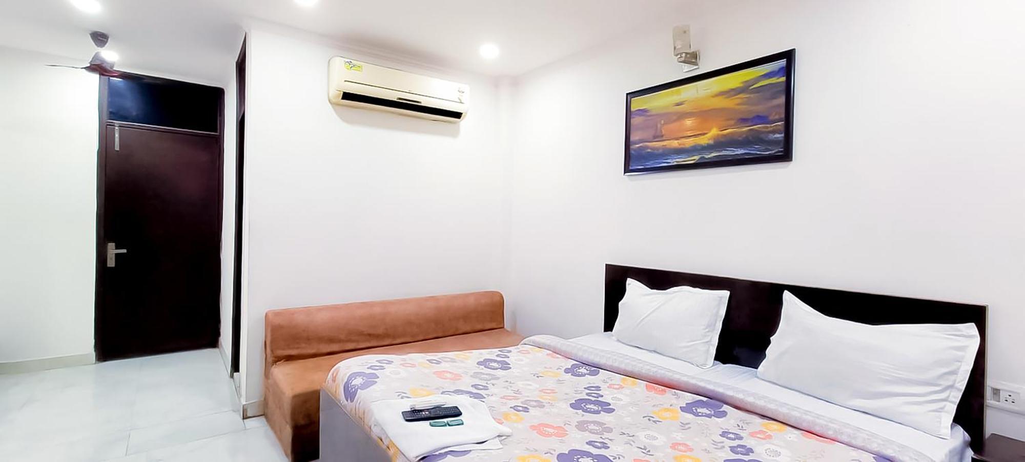 Deluxe Room Sec 132 Near Paras Mall Noida Dış mekan fotoğraf